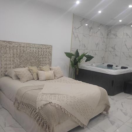 Spa Nessa Saint-Andiol Экстерьер фото